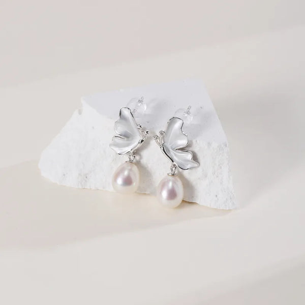 OSM Oval Silvery White Earrings 7–8mm – S925 Silver